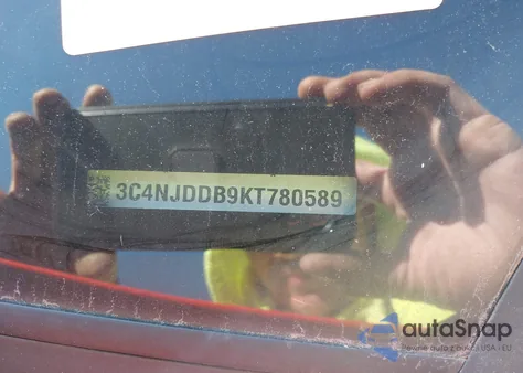 2019 Jeep Compass Trailhawk 4X4 z USA, uszkodzony, nr VIN 3C4NJDDB9KT780589